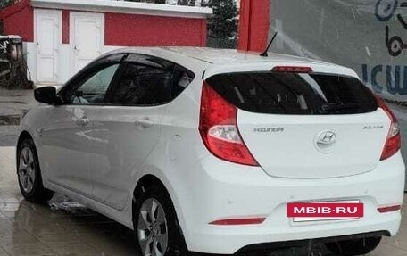 Hyundai Solaris II рестайлинг, 2014 год, 850 000 рублей, 2 фотография