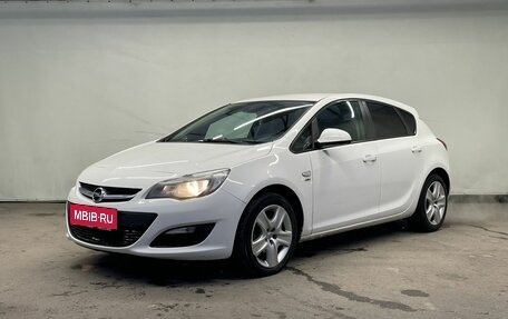 Opel Astra J, 2014 год, 830 000 рублей, 1 фотография
