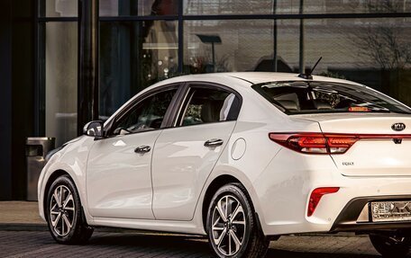 KIA Rio IV, 2018 год, 1 355 000 рублей, 8 фотография