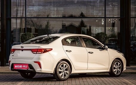 KIA Rio IV, 2018 год, 1 355 000 рублей, 6 фотография