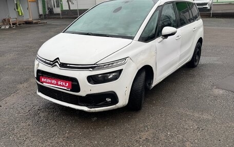 Citroen C4 Picasso II рестайлинг, 2017 год, 560 000 рублей, 7 фотография