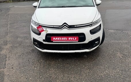 Citroen C4 Picasso II рестайлинг, 2017 год, 560 000 рублей, 8 фотография