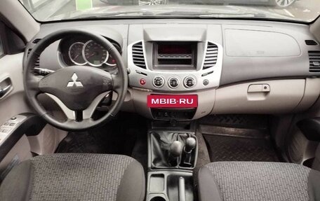 Mitsubishi L200 IV рестайлинг, 2011 год, 1 450 000 рублей, 9 фотография