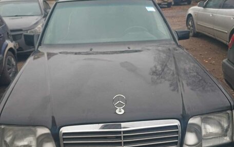 Mercedes-Benz E-Класс, 1994 год, 400 000 рублей, 3 фотография