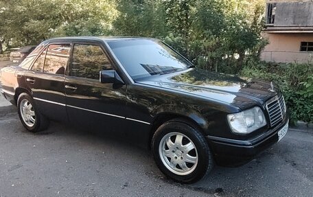 Mercedes-Benz E-Класс, 1994 год, 400 000 рублей, 5 фотография