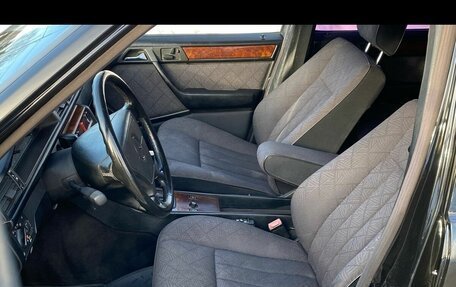 Mercedes-Benz E-Класс, 1994 год, 400 000 рублей, 15 фотография