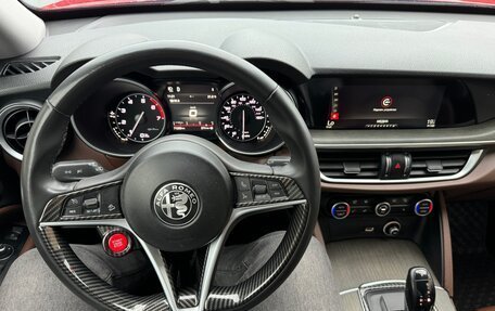 Alfa Romeo Stelvio, 2019 год, 2 850 000 рублей, 9 фотография