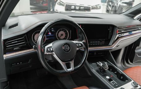 Volkswagen Touareg III, 2018 год, 3 999 000 рублей, 12 фотография