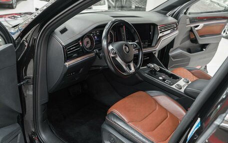 Volkswagen Touareg III, 2018 год, 3 999 000 рублей, 11 фотография