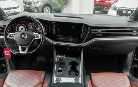 Volkswagen Touareg III, 2018 год, 3 999 000 рублей, 14 фотография