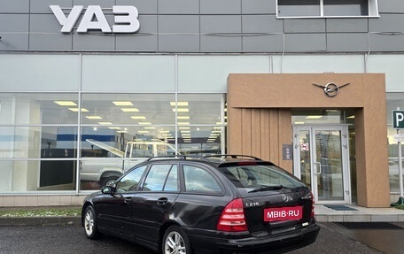 Mercedes-Benz C-Класс, 2004 год, 590 000 рублей, 3 фотография