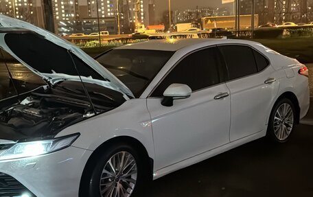 Toyota Camry, 2019 год, 1 850 000 рублей, 3 фотография