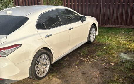 Toyota Camry, 2019 год, 1 850 000 рублей, 4 фотография