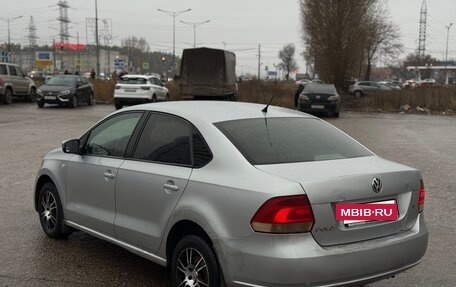 Volkswagen Polo VI (EU Market), 2011 год, 385 000 рублей, 2 фотография