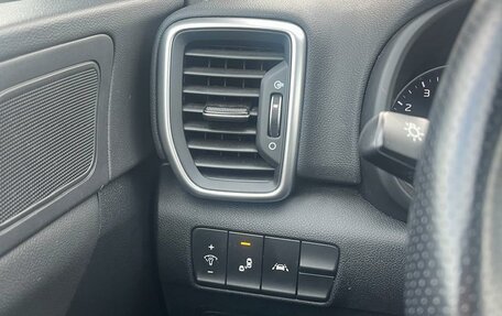 KIA Sportage IV рестайлинг, 2020 год, 1 800 000 рублей, 15 фотография