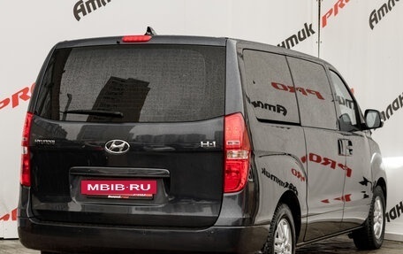 Hyundai H-1 II рестайлинг, 2018 год, 3 100 000 рублей, 7 фотография