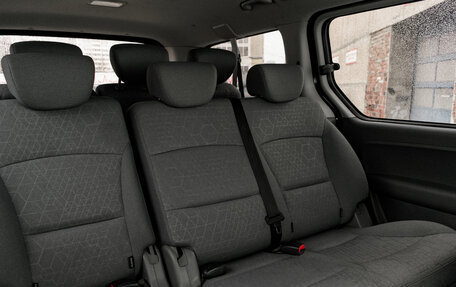 Hyundai H-1 II рестайлинг, 2018 год, 3 100 000 рублей, 27 фотография