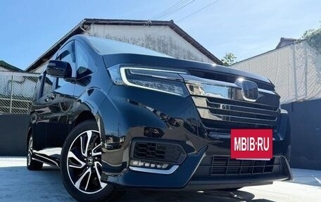 Honda Stepwgn IV, 2022 год, 1 700 998 рублей, 2 фотография