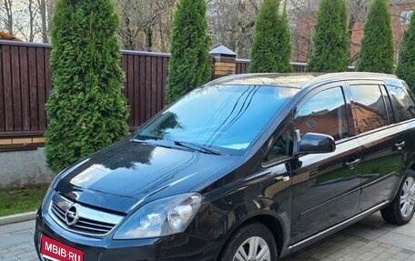 Opel Zafira B, 2012 год, 1 050 000 рублей, 1 фотография