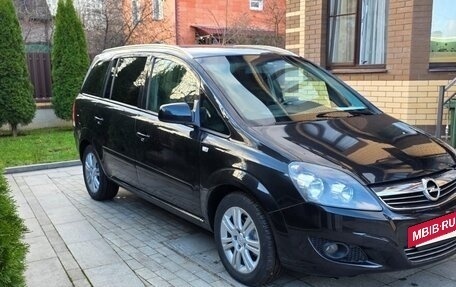 Opel Zafira B, 2012 год, 1 050 000 рублей, 2 фотография