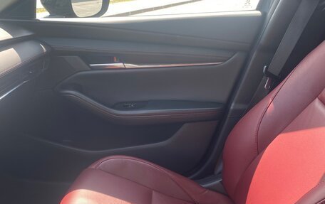 Mazda 3, 2022 год, 2 800 000 рублей, 28 фотография