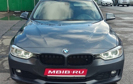 BMW 3 серия, 2015 год, 1 480 000 рублей, 14 фотография