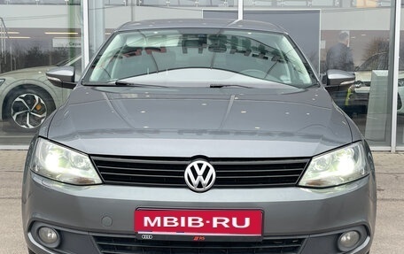 Volkswagen Jetta VI, 2011 год, 1 200 000 рублей, 2 фотография