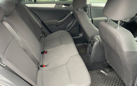 Volkswagen Jetta VI, 2011 год, 1 200 000 рублей, 20 фотография