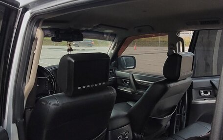 Mitsubishi Pajero IV, 2011 год, 2 250 000 рублей, 11 фотография