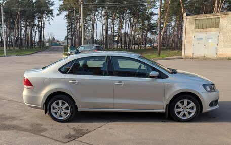 Volkswagen Polo VI (EU Market), 2012 год, 700 000 рублей, 2 фотография