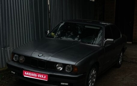 BMW 5 серия, 1989 год, 285 000 рублей, 1 фотография