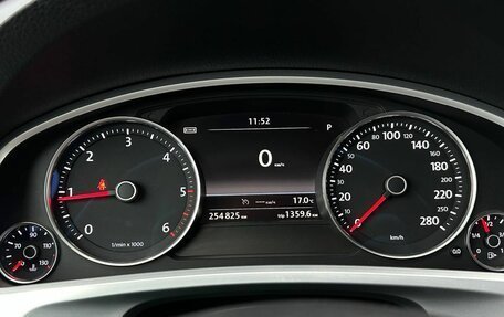 Volkswagen Touareg III, 2016 год, 2 400 000 рублей, 10 фотография