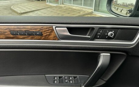 Volkswagen Touareg III, 2016 год, 2 400 000 рублей, 18 фотография