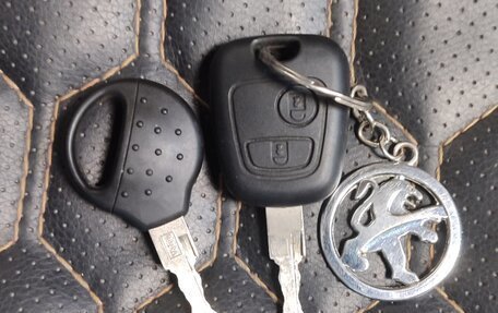 Peugeot 206, 2002 год, 155 555 рублей, 10 фотография