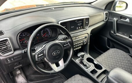 KIA Sportage IV рестайлинг, 2020 год, 2 597 000 рублей, 29 фотография