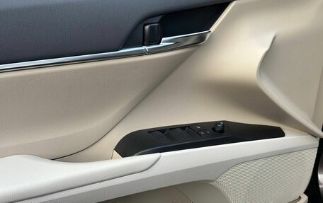 Toyota Camry, 2022 год, 2 890 000 рублей, 30 фотография