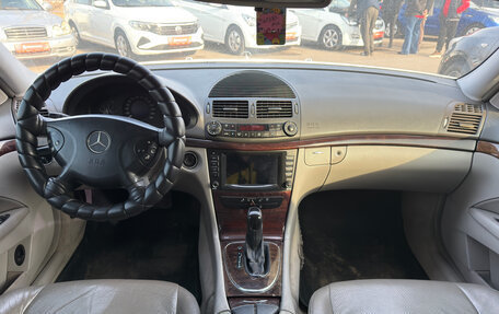 Mercedes-Benz E-Класс, 2005 год, 849 000 рублей, 3 фотография