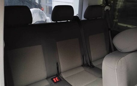 Volkswagen Caravelle T5, 2011 год, 2 110 000 рублей, 12 фотография