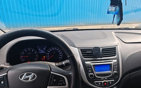 Hyundai Solaris II рестайлинг, 2012 год, 349 999 рублей, 6 фотография