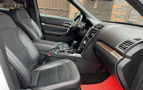 Ford Explorer VI, 2017 год, 2 490 000 рублей, 15 фотография