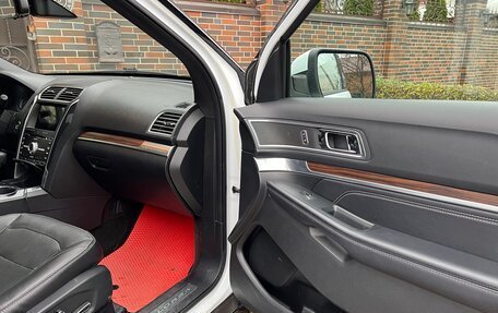 Ford Explorer VI, 2017 год, 2 490 000 рублей, 16 фотография
