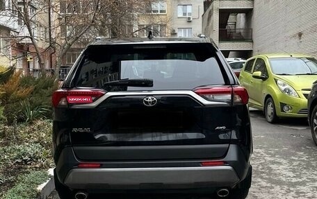 Toyota RAV4, 2021 год, 4 350 000 рублей, 1 фотография