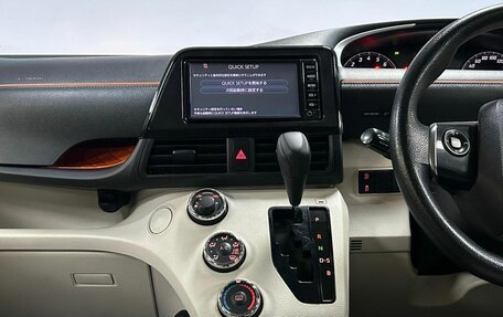 Toyota Sienta II, 2018 год, 1 699 000 рублей, 17 фотография
