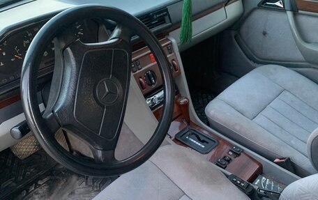 Mercedes-Benz E-Класс, 1995 год, 350 000 рублей, 3 фотография