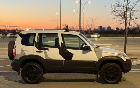 Chevrolet Niva I рестайлинг, 2017 год, 440 000 рублей, 7 фотография