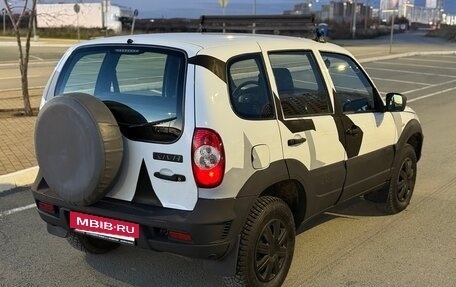 Chevrolet Niva I рестайлинг, 2017 год, 440 000 рублей, 6 фотография