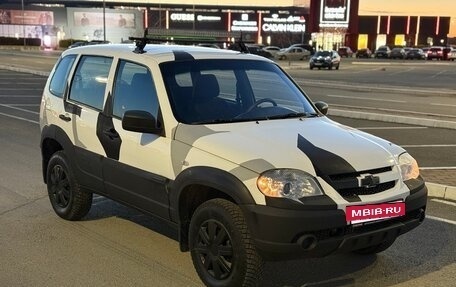 Chevrolet Niva I рестайлинг, 2017 год, 440 000 рублей, 8 фотография