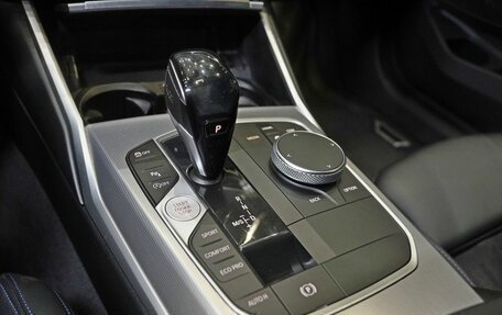 BMW 3 серия, 2019 год, 3 790 000 рублей, 15 фотография