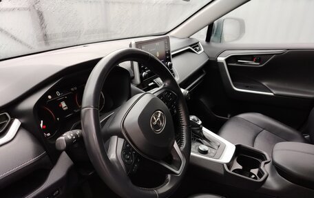 Toyota RAV4, 2021 год, 4 350 000 рублей, 3 фотография