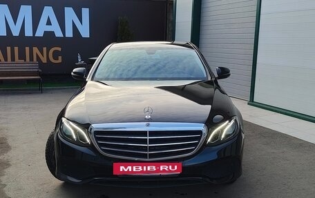 Mercedes-Benz E-Класс, 2019 год, 1 899 000 рублей, 9 фотография